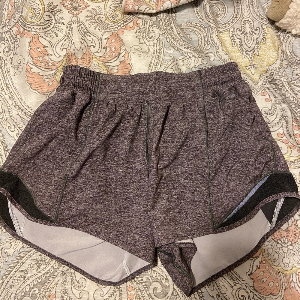 Lululemon shorts size 6